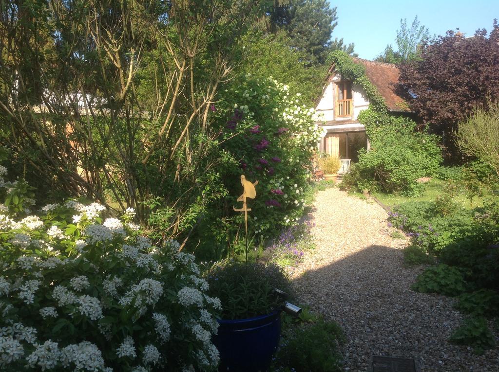 Au Fond Du Jardin Maison D'Hotes Hotel Saint-Saëns Kültér fotó